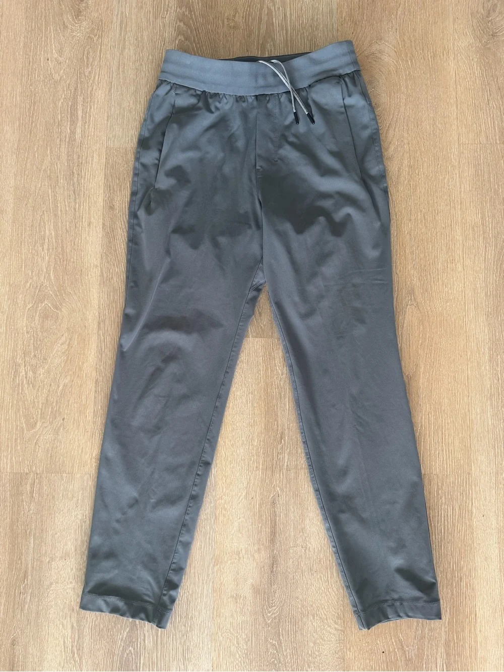 Lululemon Men's ABC Jogger Pants Asphalt Grey Size Small Pristine